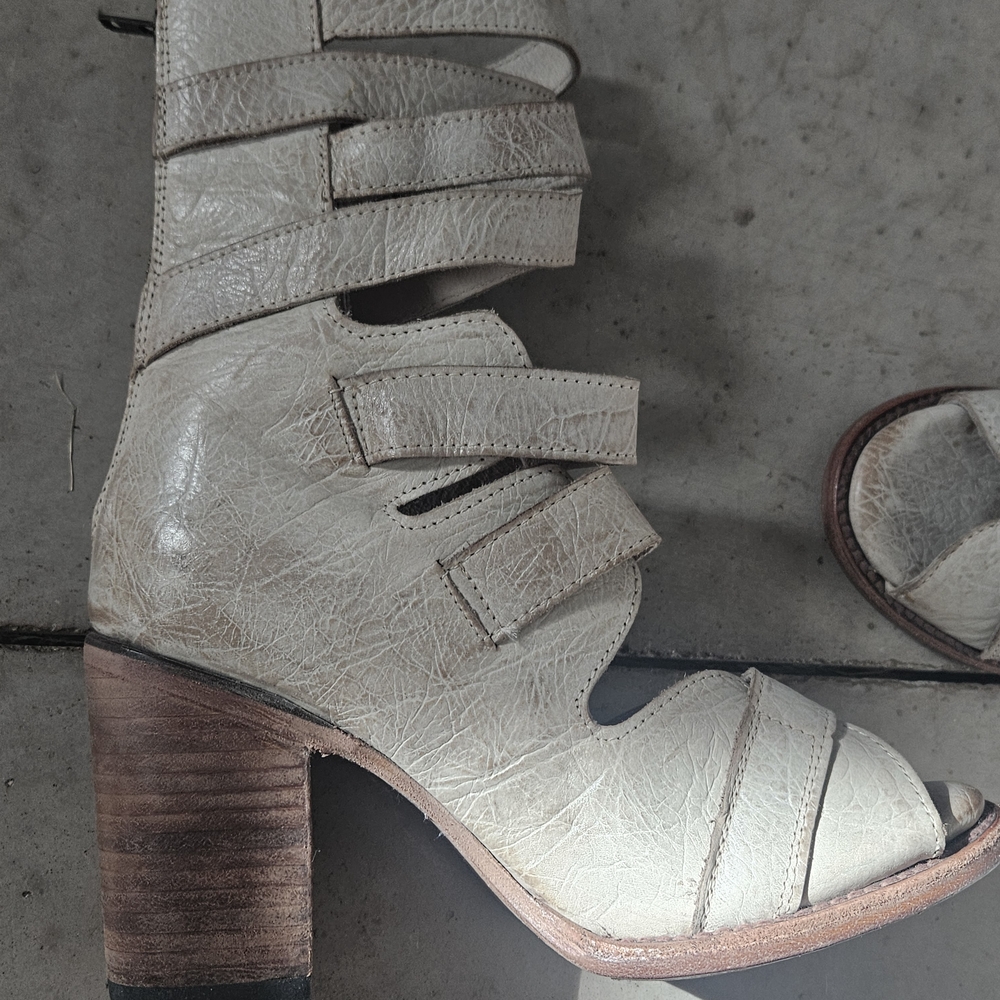 Freebird by Steven Cream Heeled Boots - Picture 4 of 7